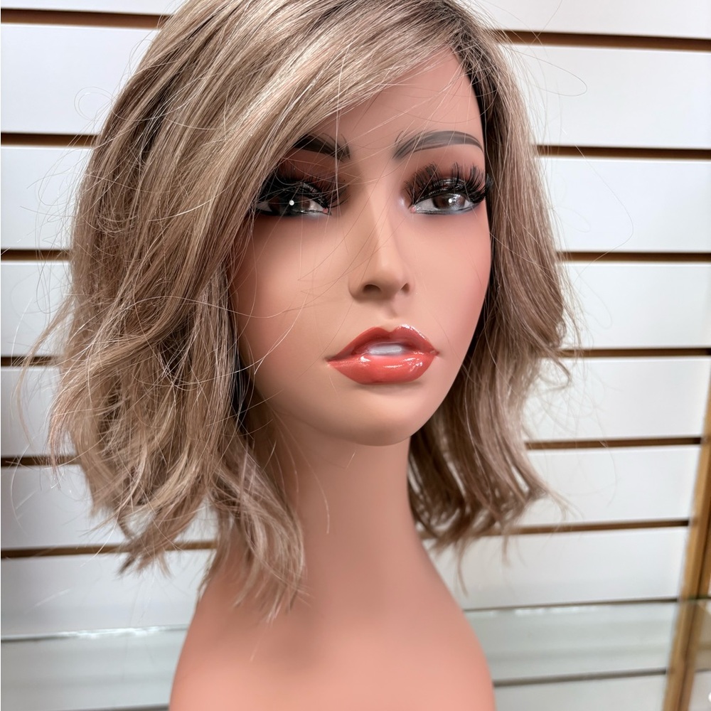 Stylish Blonde Envy Wig for Women